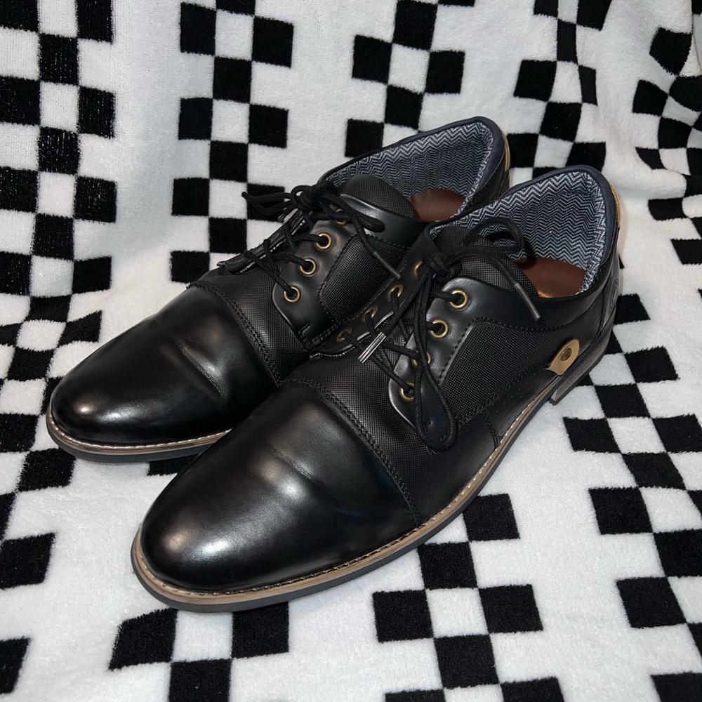 Men’s dress shoes
